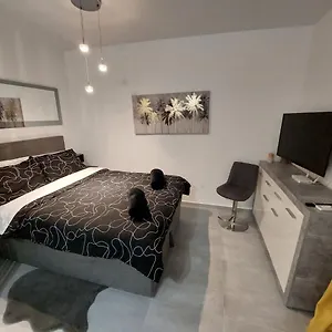 https://stefan-1.in-istria.net